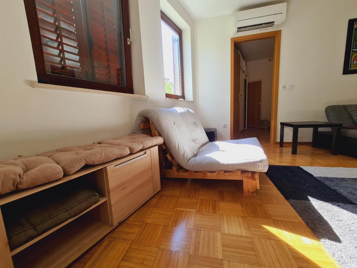 Izola Near The Sea Apartman Szoba fotó